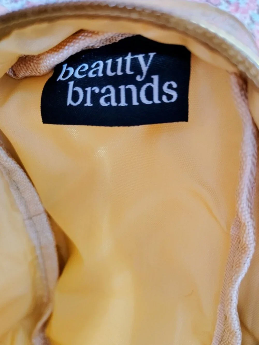 NWOT Gold Metallic Makeup Zipper, Beauty Brands